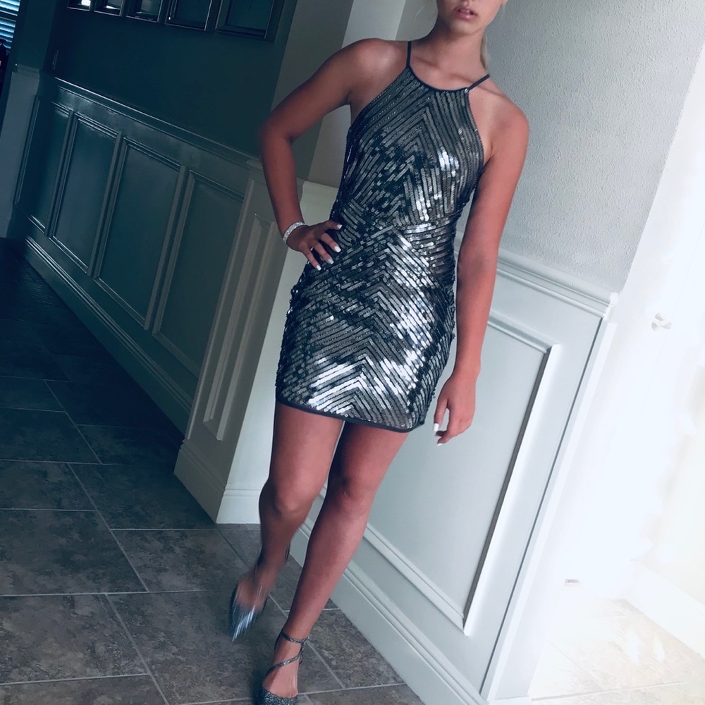 Lulu’s mini dress in gunmetal